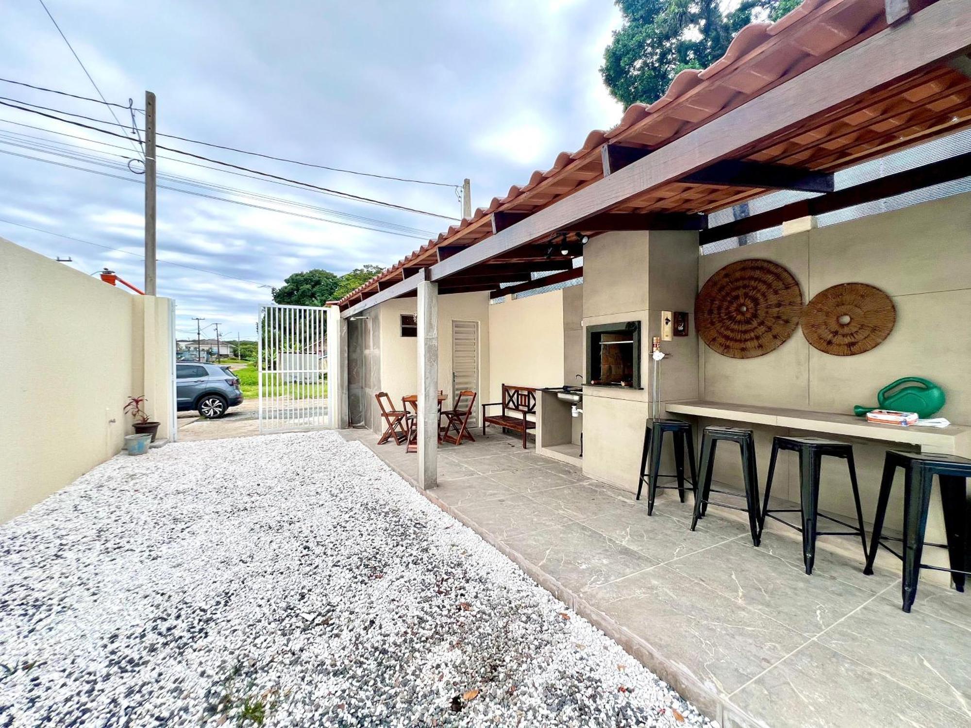 Casa Com Piscina , Ar Condicionado E Churrasqueira No Balneario Eliana